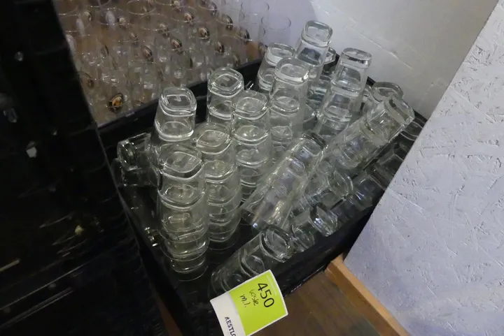 Konvolut Gläser (Jim Beam) Umfang: Kiste mit Inhalt